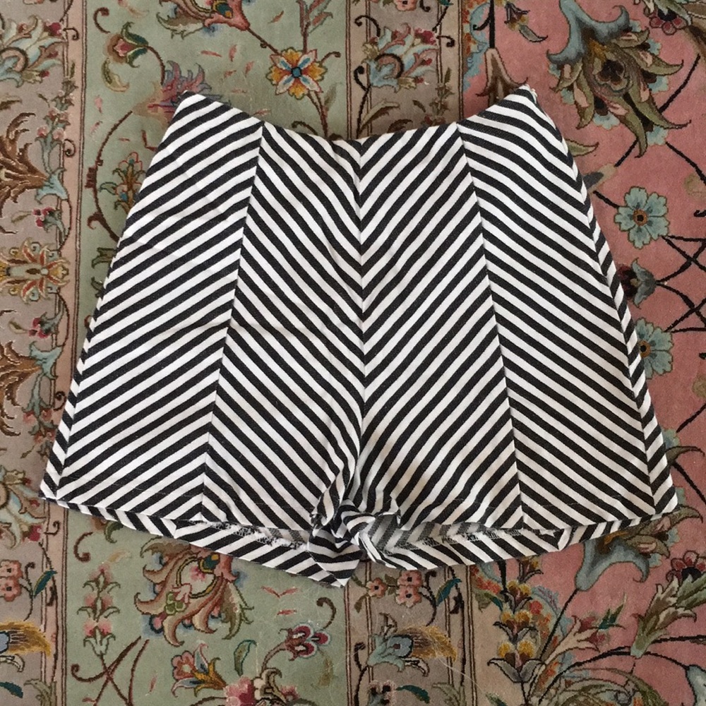 Bar III striped high waisted shorts